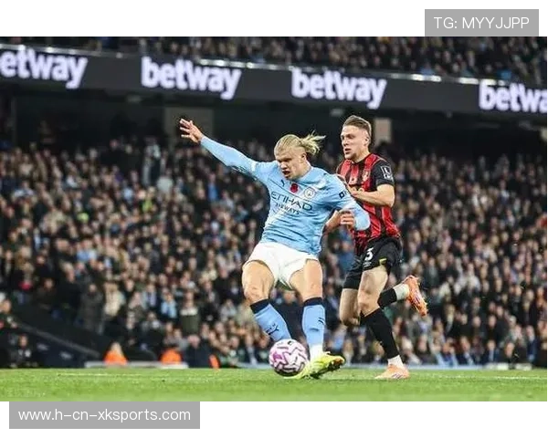 曼城在肋部不断制造混乱，多库爆射被门将扑出